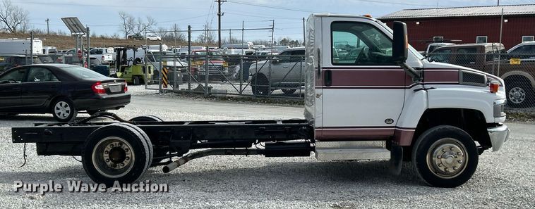 image for item EK4037 2006 GMC C4500 truck cab and chassis