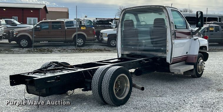 image for item EK4037 2006 GMC C4500 truck cab and chassis