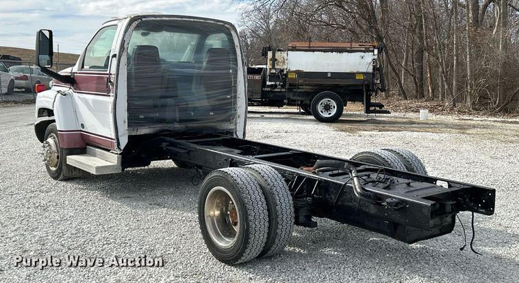 image for item EK4037 2006 GMC C4500 truck cab and chassis