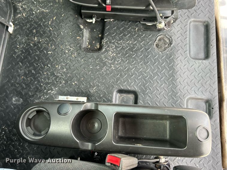 image for item EK4037 2006 GMC C4500 truck cab and chassis