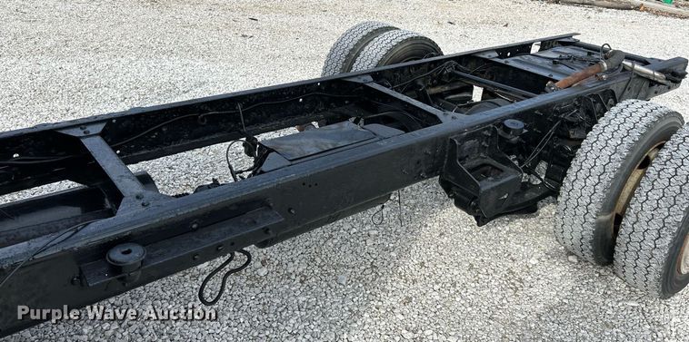 image for item EK4037 2006 GMC C4500 truck cab and chassis