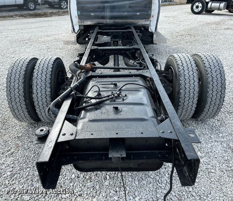 image for item EK4037 2006 GMC C4500 truck cab and chassis