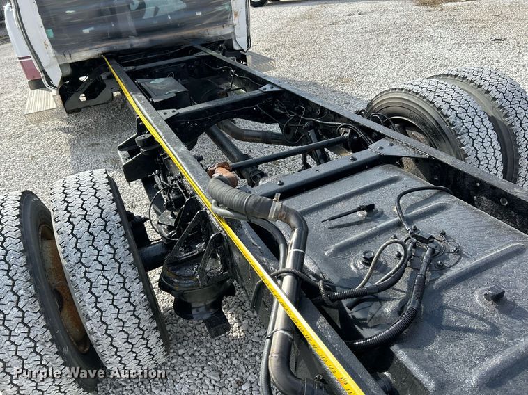image for item EK4037 2006 GMC C4500 truck cab and chassis