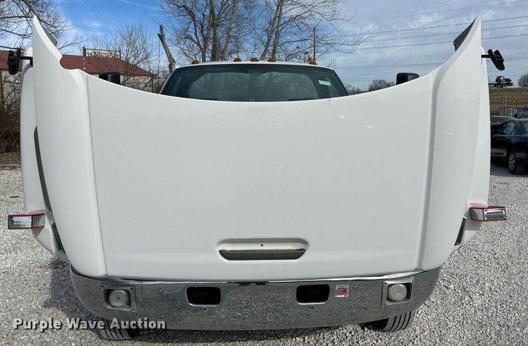 image for item EK4037 2006 GMC C4500 truck cab and chassis