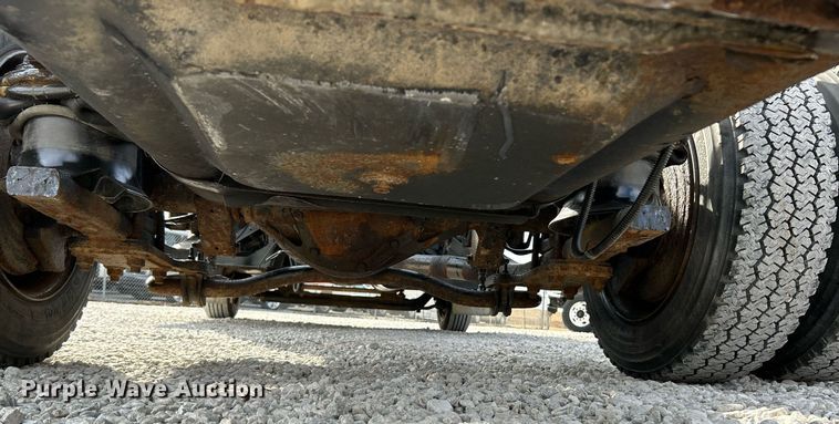 image for item EK4037 2006 GMC C4500 truck cab and chassis