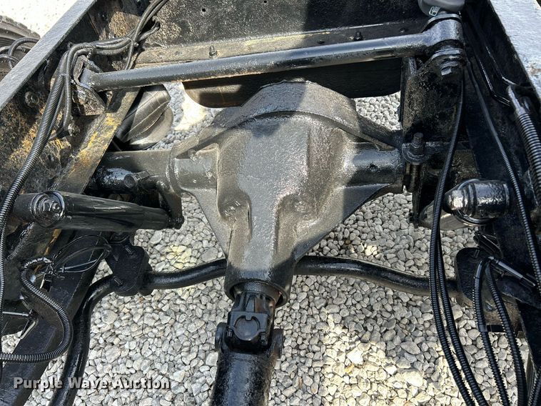 image for item EK4037 2006 GMC C4500 truck cab and chassis