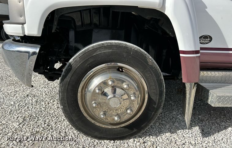 image for item EK4037 2006 GMC C4500 truck cab and chassis