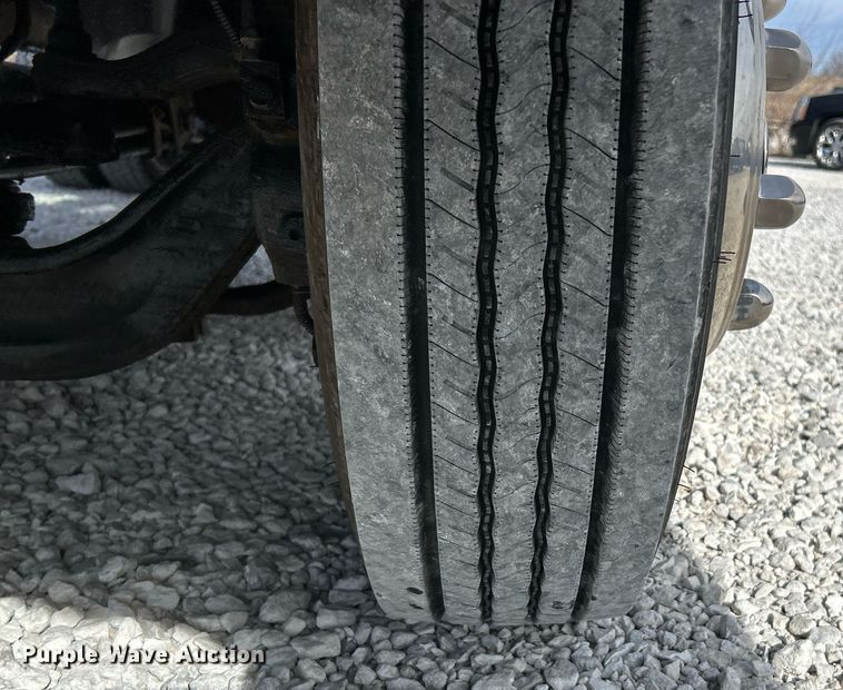 image for item EK4037 2006 GMC C4500 truck cab and chassis