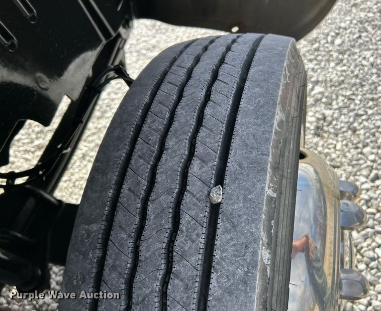 image for item EK4037 2006 GMC C4500 truck cab and chassis