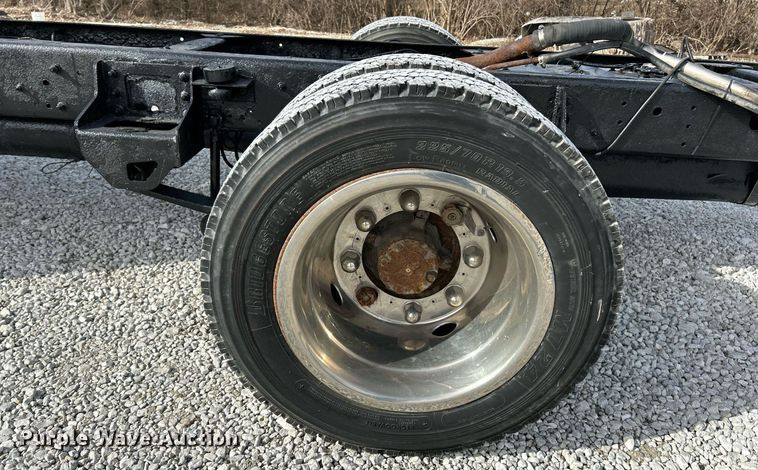 image for item EK4037 2006 GMC C4500 truck cab and chassis