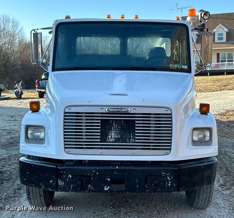 image for item EK4075 2002 Freightliner FL70 utility / service truck