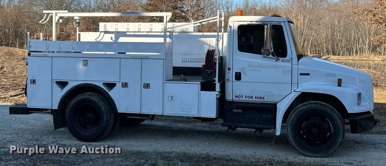 image for item EK4075 2002 Freightliner FL70 utility / service truck