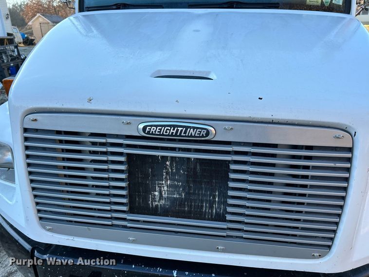 image for item EK4075 2002 Freightliner FL70 utility / service truck