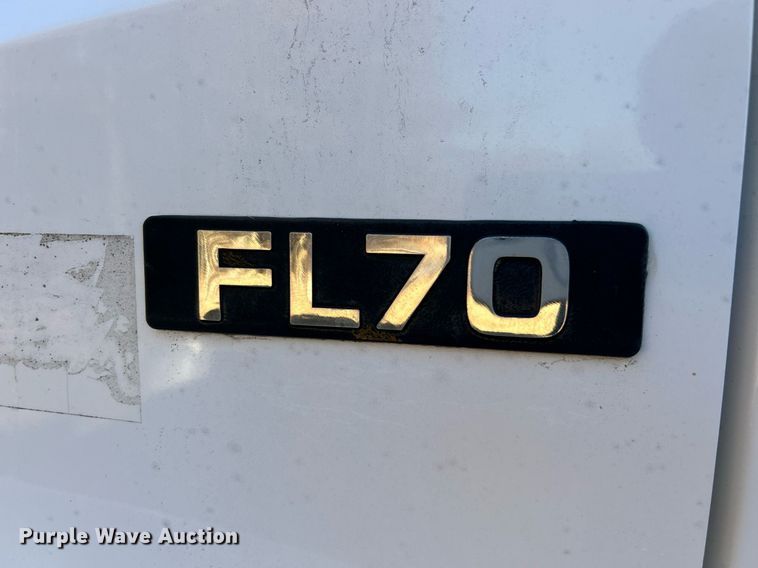 image for item EK4075 2002 Freightliner FL70 utility / service truck