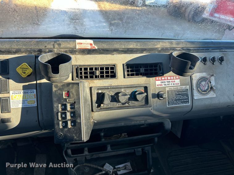 image for item EK4075 2002 Freightliner FL70 utility / service truck