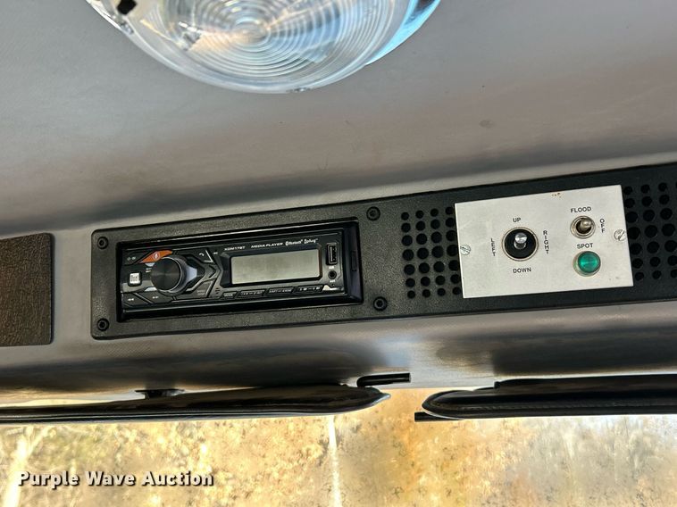 image for item EK4075 2002 Freightliner FL70 utility / service truck