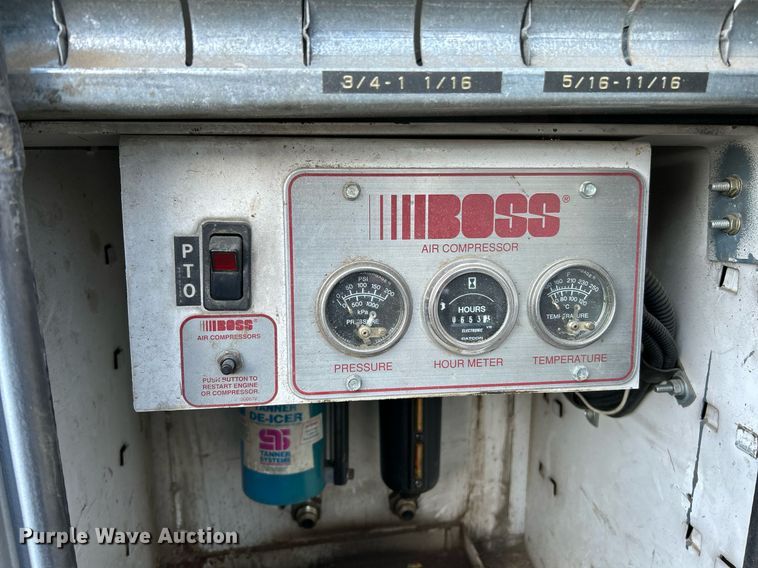 image for item EK4075 2002 Freightliner FL70 utility / service truck