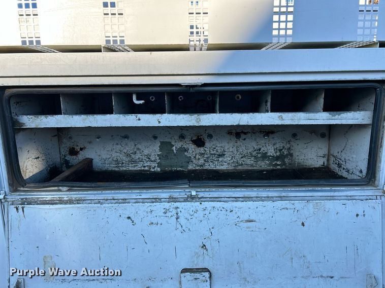 image for item EK4075 2002 Freightliner FL70 utility / service truck