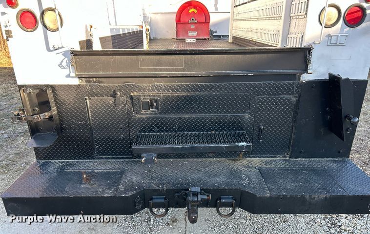 image for item EK4075 2002 Freightliner FL70 utility / service truck