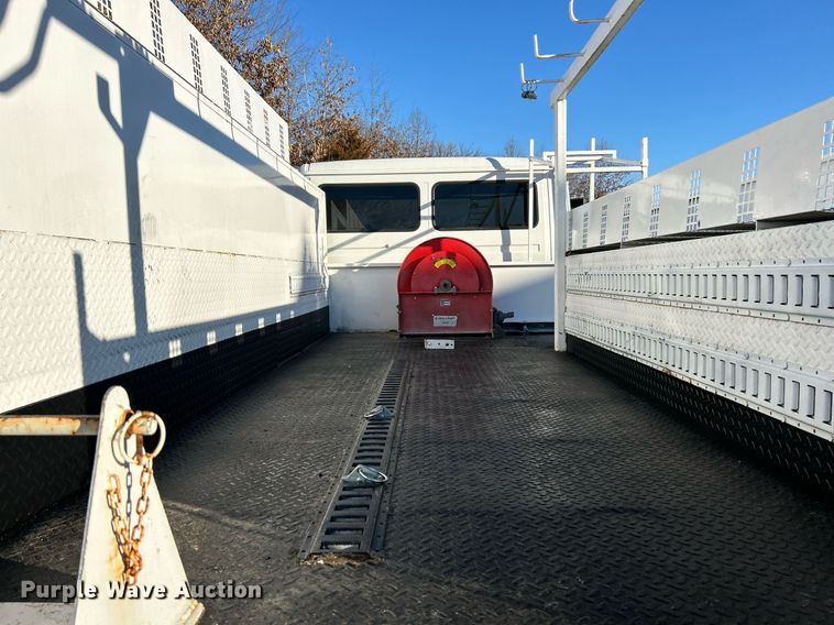 image for item EK4075 2002 Freightliner FL70 utility / service truck