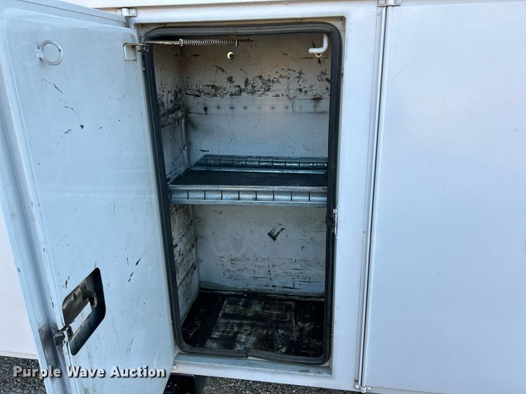 image for item EK4075 2002 Freightliner FL70 utility / service truck