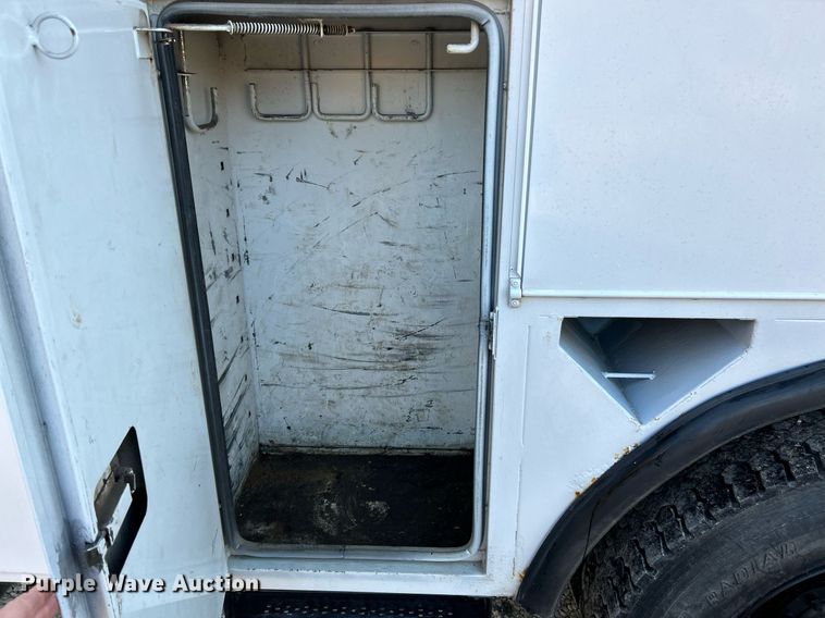 image for item EK4075 2002 Freightliner FL70 utility / service truck