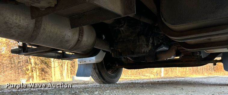 image for item EK4075 2002 Freightliner FL70 utility / service truck