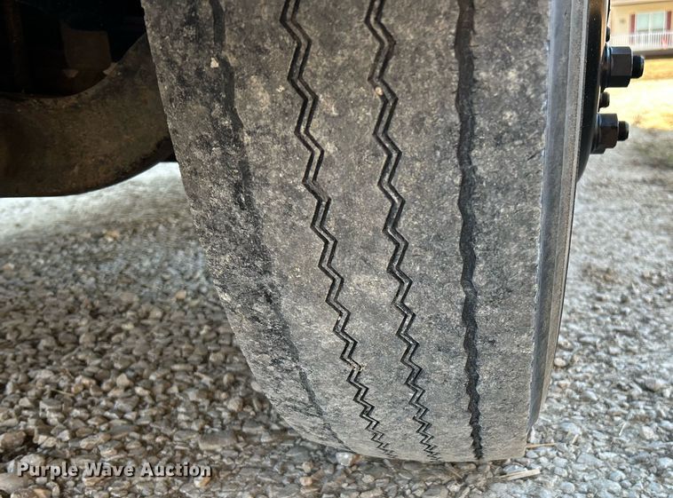 image for item EK4075 2002 Freightliner FL70 utility / service truck