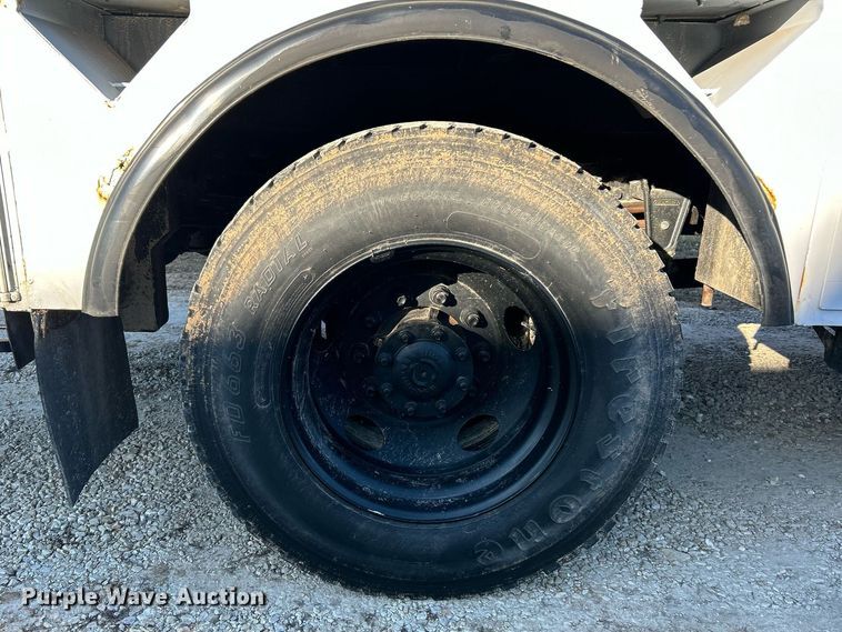 image for item EK4075 2002 Freightliner FL70 utility / service truck