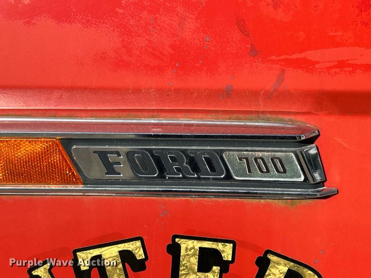 image for item EK4076 1972 Ford 700 pumper fire truck