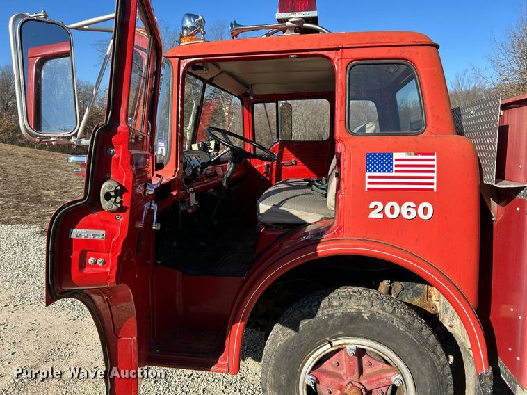 image for item EK4076 1972 Ford 700 pumper fire truck