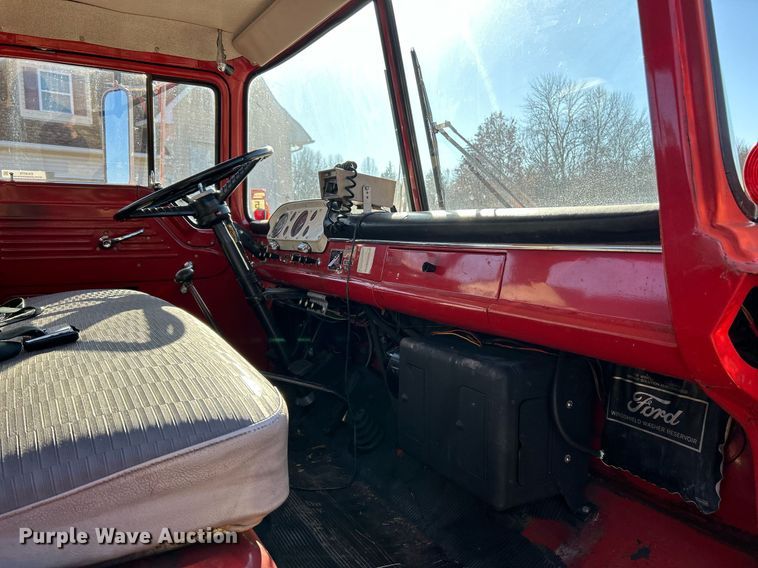 image for item EK4076 1972 Ford 700 pumper fire truck