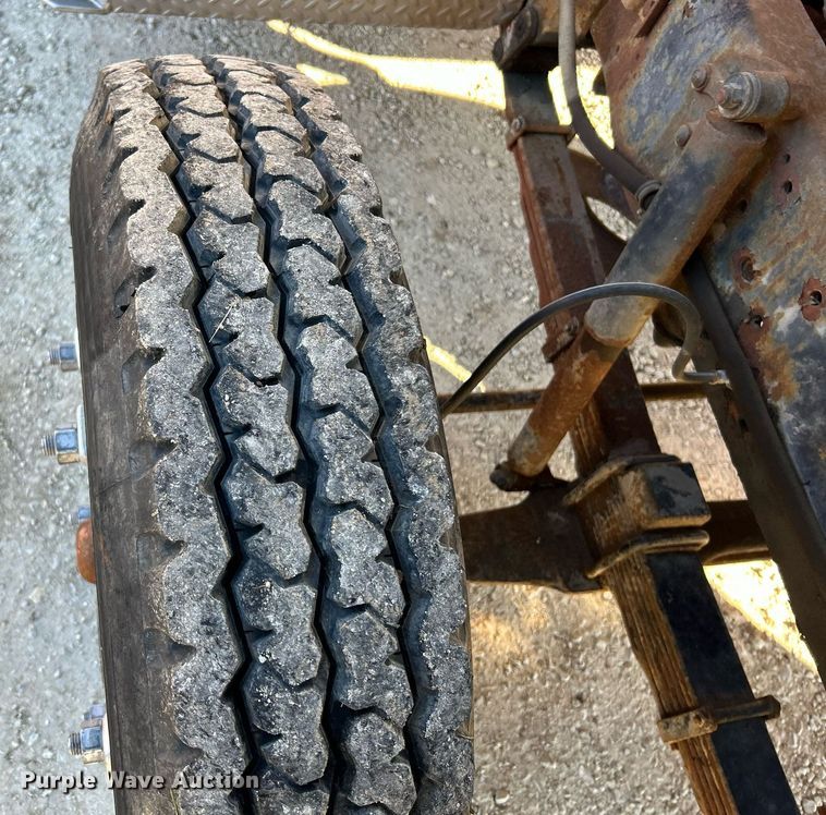 image for item EK4076 1972 Ford 700 pumper fire truck