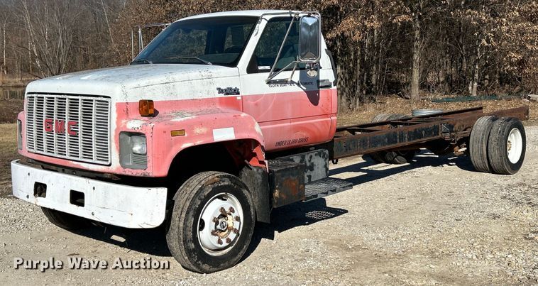 image for item EK4077 1993 GMC TopKick LoPro truck cab and chassis