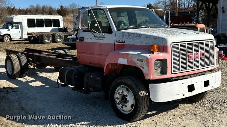 image for item EK4077 1993 GMC TopKick LoPro truck cab and chassis