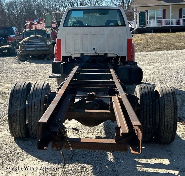 image for item EK4077 1993 GMC TopKick LoPro truck cab and chassis