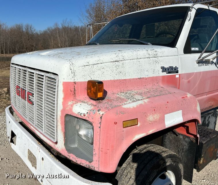 image for item EK4077 1993 GMC TopKick LoPro truck cab and chassis