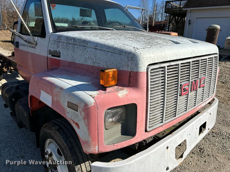 image for item EK4077 1993 GMC TopKick LoPro truck cab and chassis