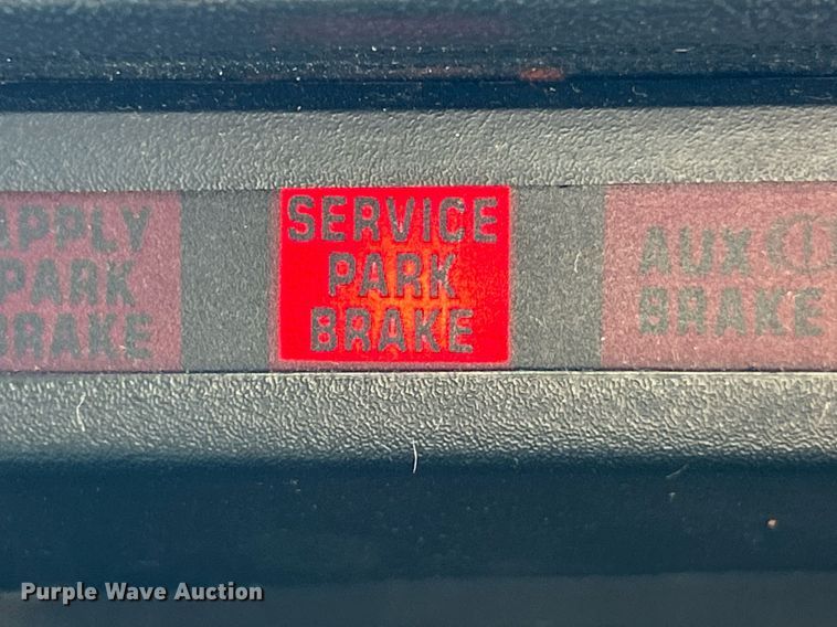 image for item EK4077 1993 GMC TopKick LoPro truck cab and chassis