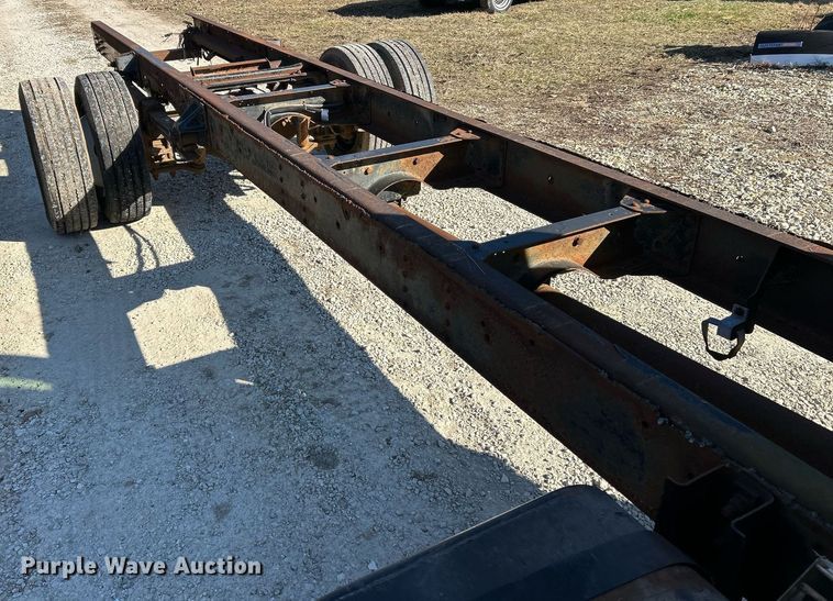 image for item EK4077 1993 GMC TopKick LoPro truck cab and chassis