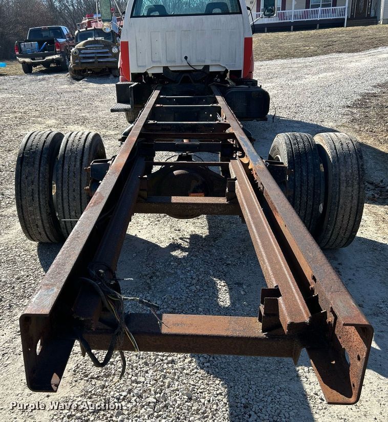 image for item EK4077 1993 GMC TopKick LoPro truck cab and chassis