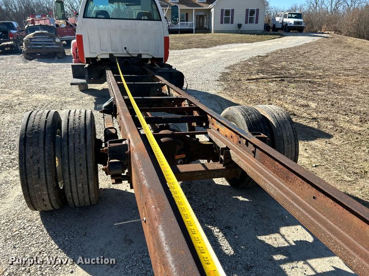 image for item EK4077 1993 GMC TopKick LoPro truck cab and chassis