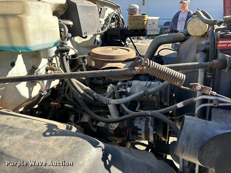 image for item EK4077 1993 GMC TopKick LoPro truck cab and chassis