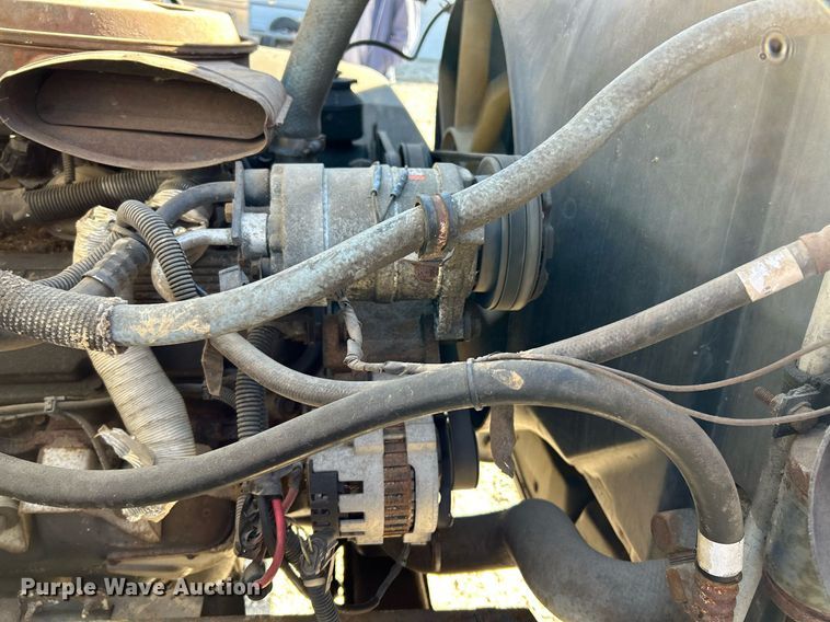 image for item EK4077 1993 GMC TopKick LoPro truck cab and chassis