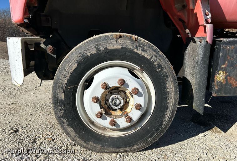 image for item EK4077 1993 GMC TopKick LoPro truck cab and chassis