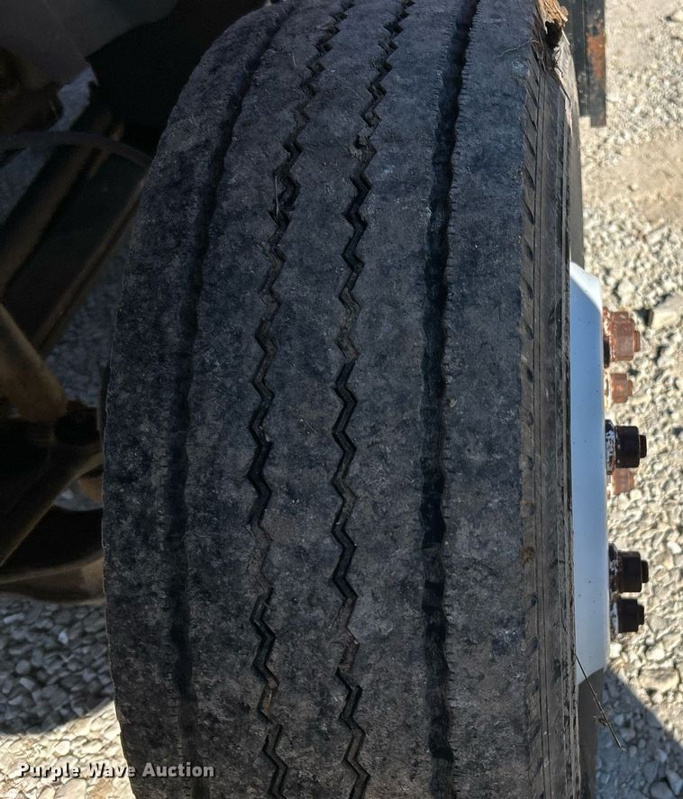 image for item EK4077 1993 GMC TopKick LoPro truck cab and chassis