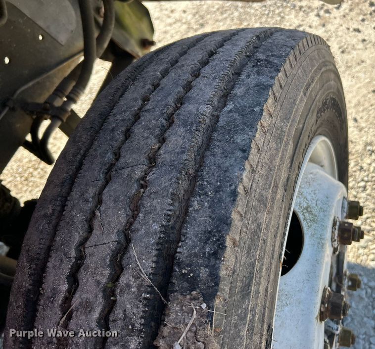 image for item EK4077 1993 GMC TopKick LoPro truck cab and chassis