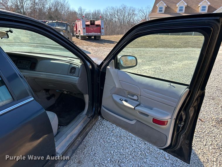 image for item EK4078 1998 Ford Crown Victoria Police Interceptor 