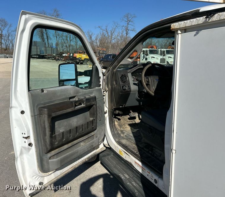 image for item EK4081 2013 Ford F550 Super Duty XL utility / service truck