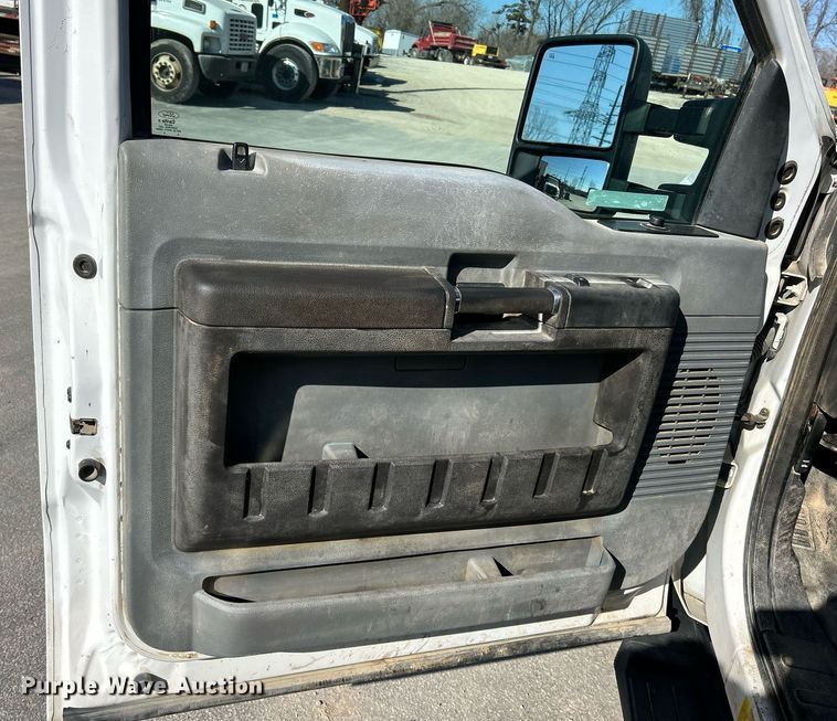 image for item EK4081 2013 Ford F550 Super Duty XL utility / service truck